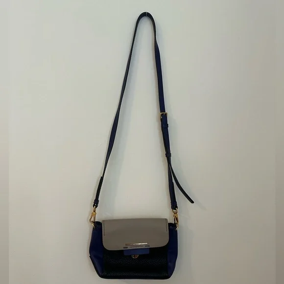 [SOLD] Like new Marc Jacobs Crossbody Bag Two Tone - Picture 10 of 13